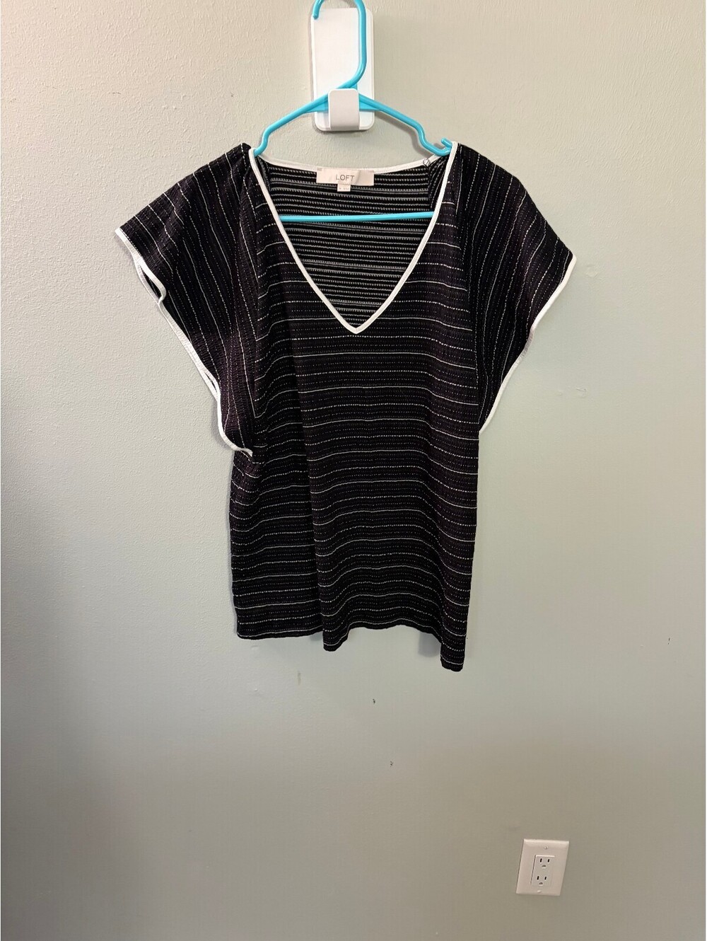 LOFT Black and White Striped V-Neck Short Sleeve Top XL